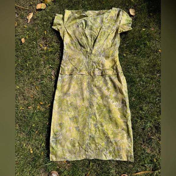 50s Vintage Green Wiggle Dress - Picture 3 of 6